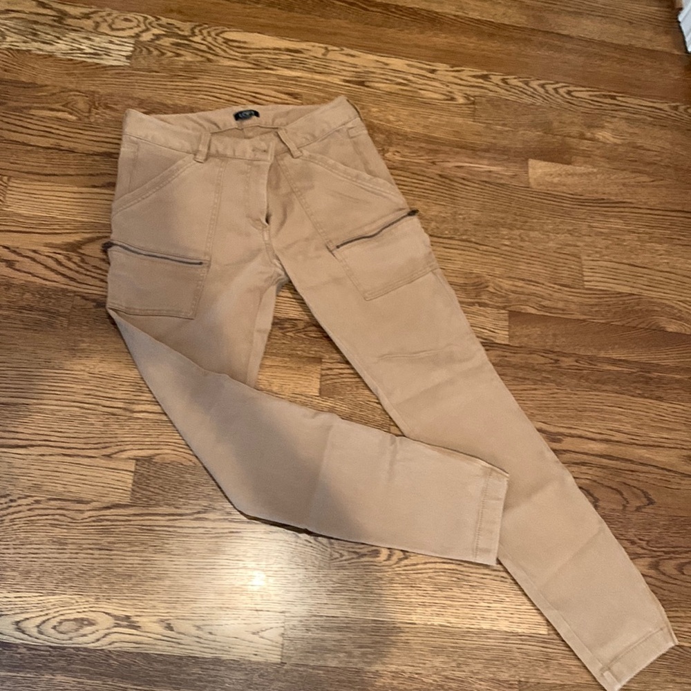 NWOT  Loft- skinny, zipper-pocket cargo pants